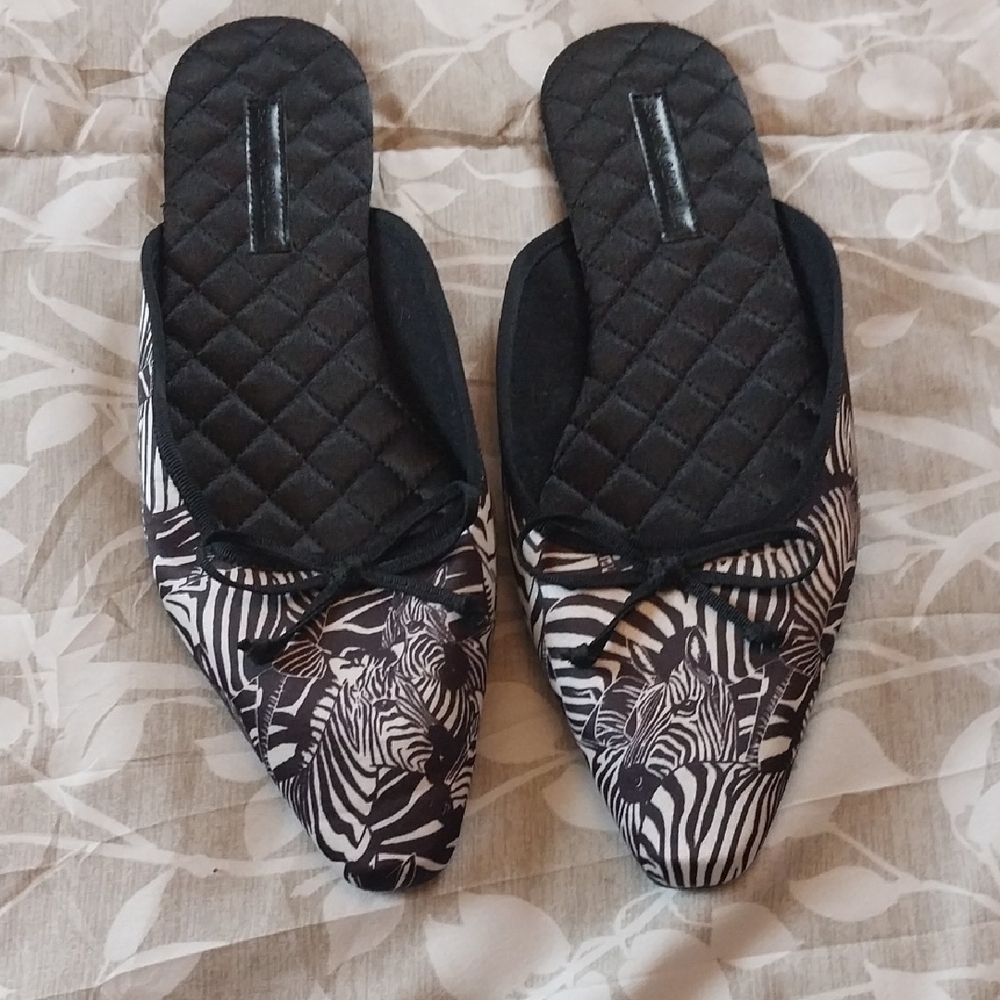 Banana Republic Zebra Print Slides. Size Xlg. (9.5-10.5) Nwot